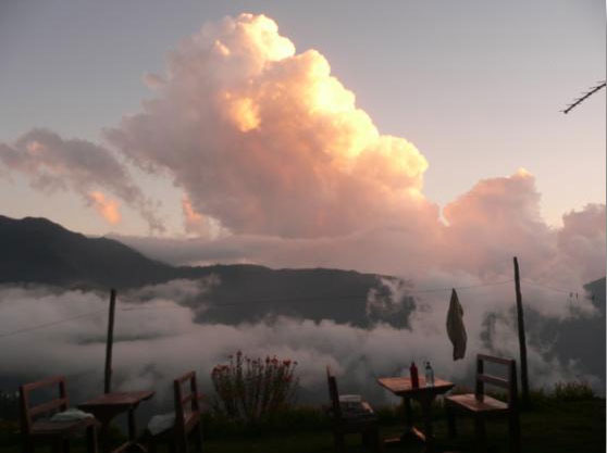 TREK REPORT LANGTANG 2011